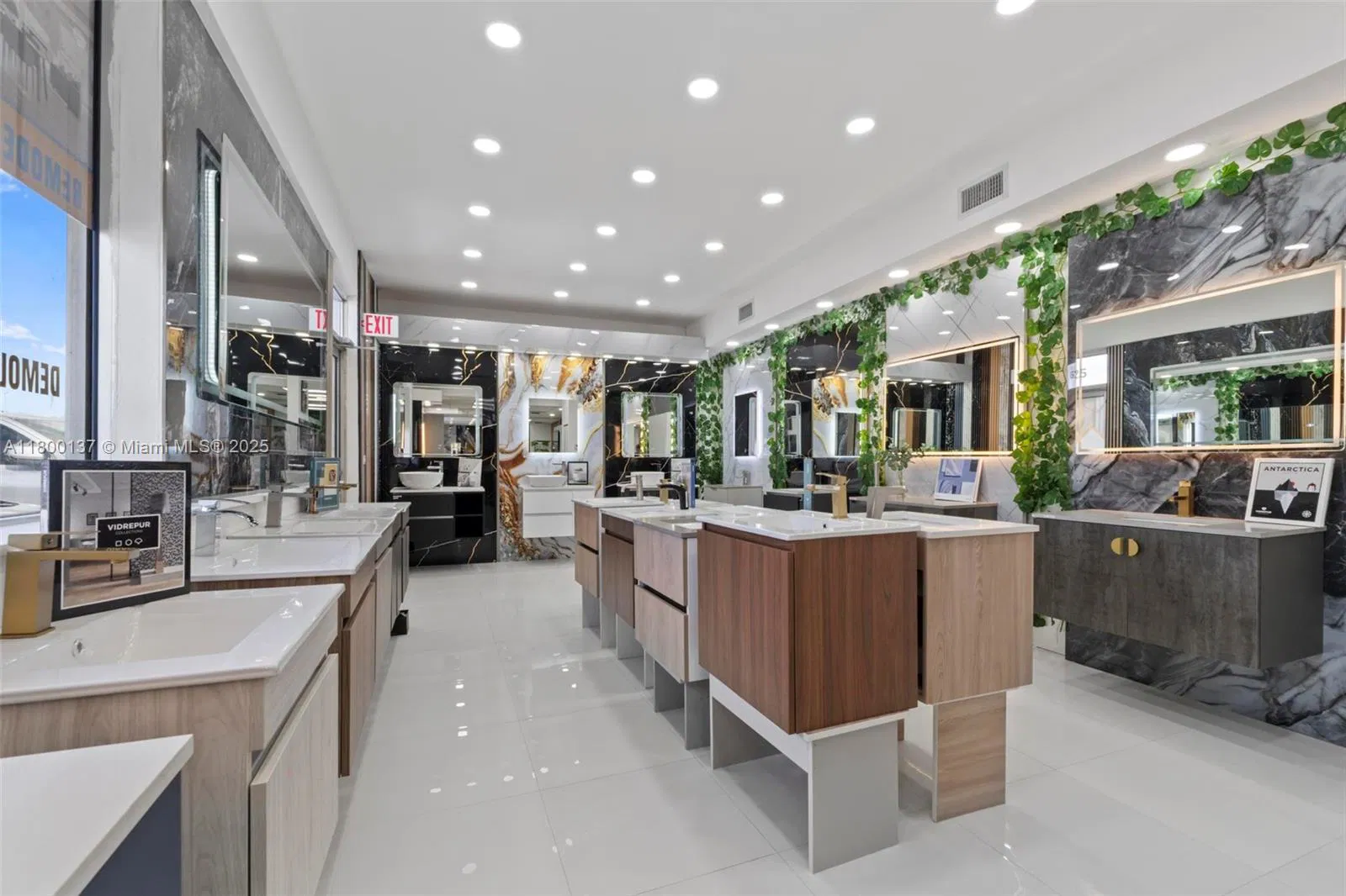 Thriving Home Interior Retailer with Design Services