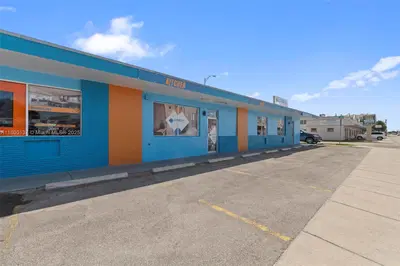 Thriving Home Interior Retailer with Design Services