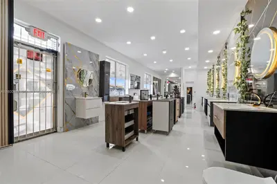 Thriving Home Interior Retailer with Design Services