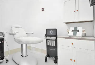 Premier MedSpa with High End Equipment and Turnkey Operations