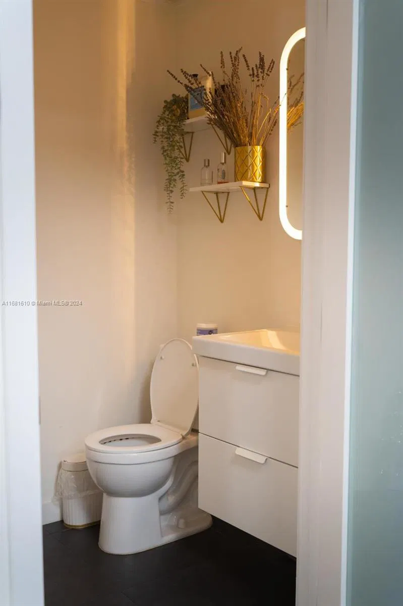 Thriving Beauty Salon with Loyal Clientele