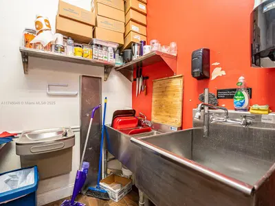 Niche Specialty Food Retailer with Online Presence