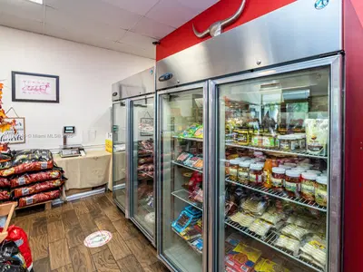 Niche Specialty Food Retailer with Online Presence