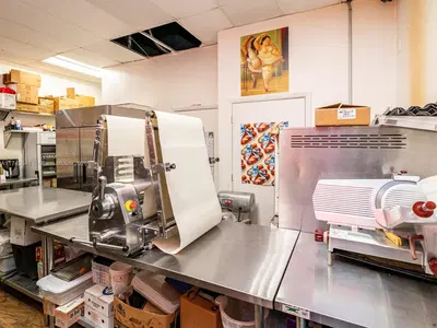 Niche Specialty Food Retailer with Online Presence