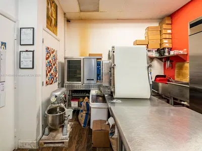 Niche Specialty Food Retailer with Online Presence