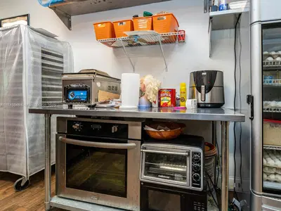 Niche Specialty Food Retailer with Online Presence