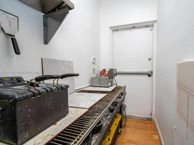 Niche Specialty Food Retailer with Online Presence