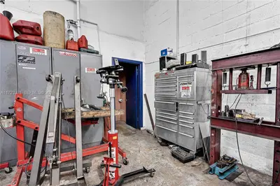 Established Automotive Repair with Dealer License Potential