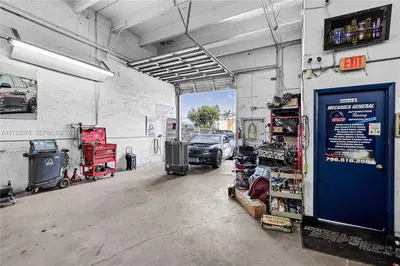 Established Automotive Repair with Dealer License Potential