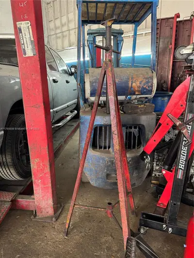 Turnkey Auto Repair Shop with Essential Equipment