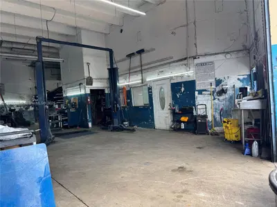 Turnkey Auto Repair Shop with Essential Equipment
