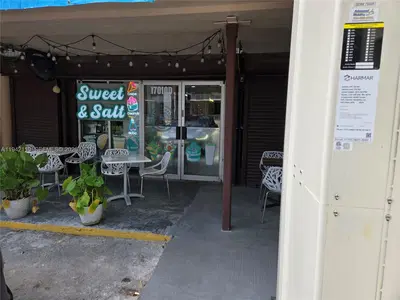 Niche Boba Tea and Noodle Restaurant with Future Growth Potential