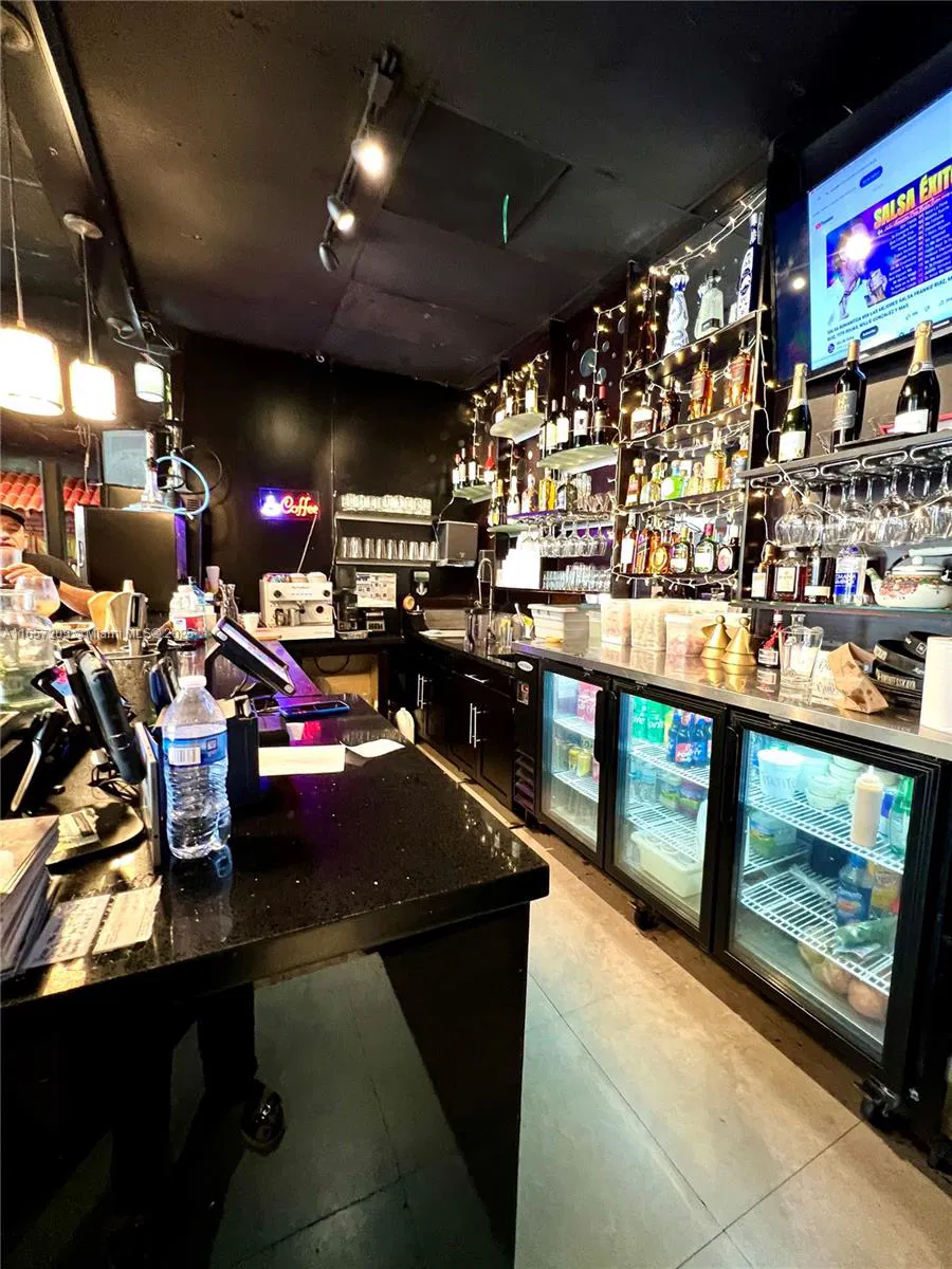 Established Colombian Restaurant with Loyal Clientele