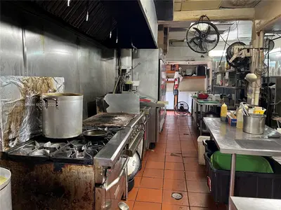 Established Colombian Restaurant with Loyal Clientele