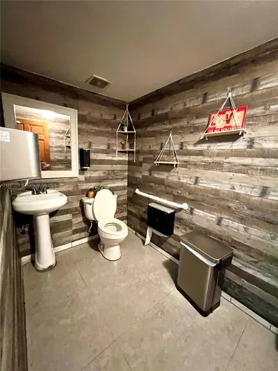 Established Colombian Restaurant with Loyal Clientele