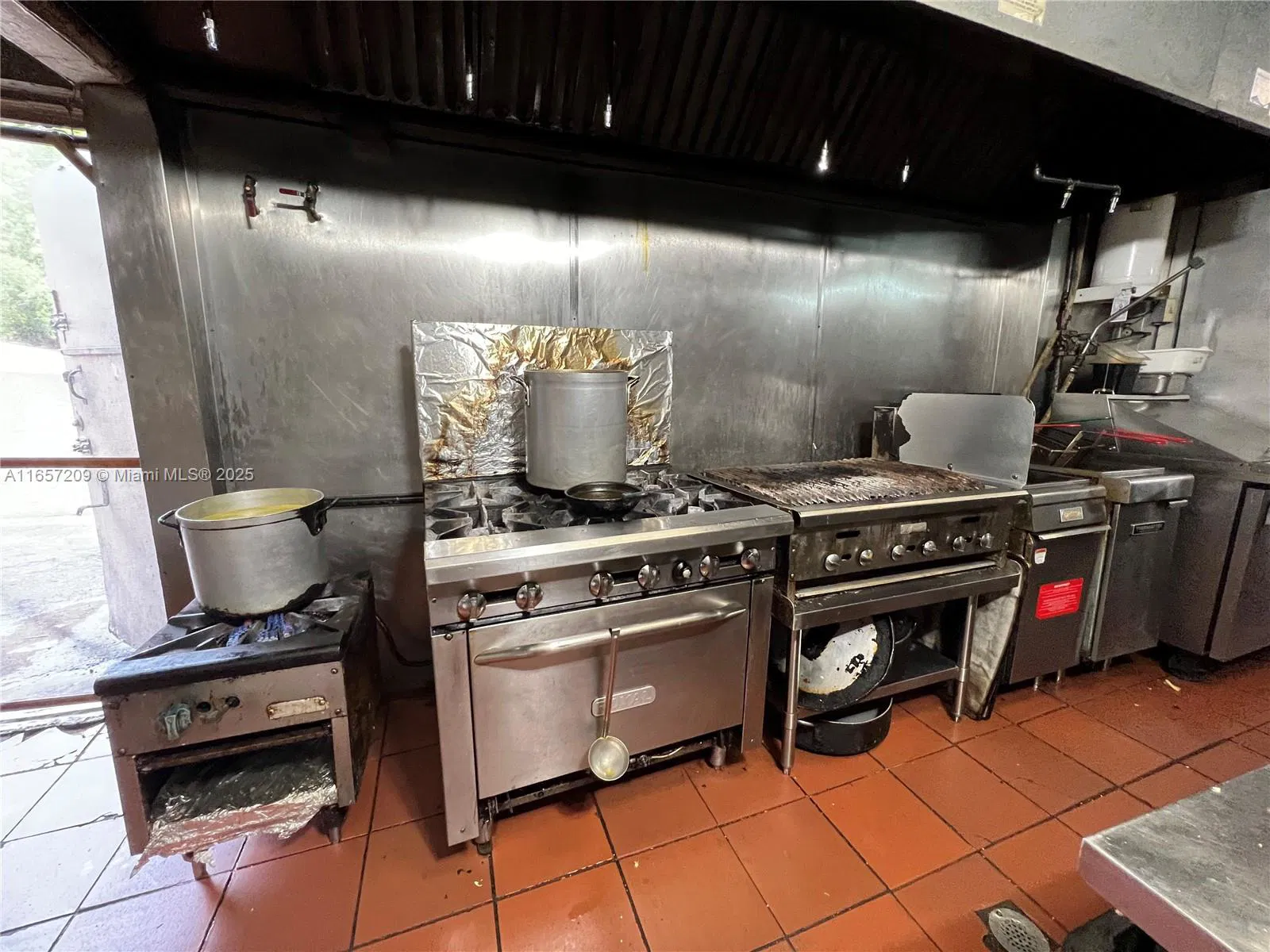 Established Colombian Restaurant with Loyal Clientele