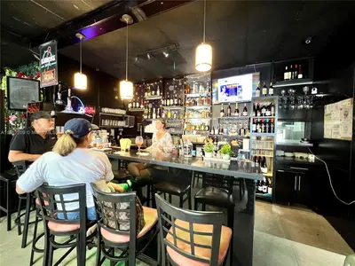 Established Colombian Restaurant with Loyal Clientele