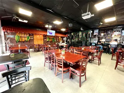 Established Colombian Restaurant with Loyal Clientele