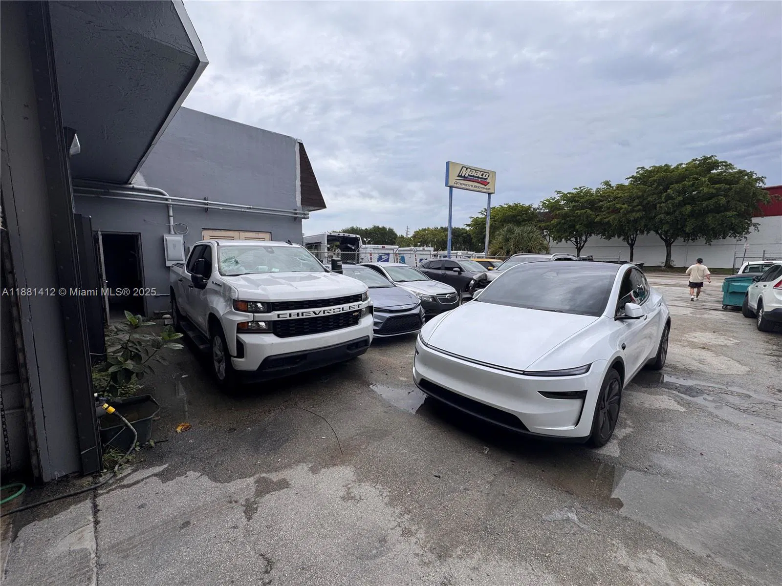 Turnkey Auto Body Shop with Prime Location