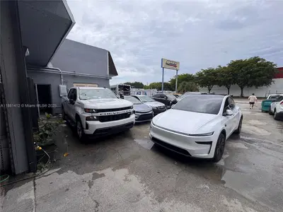 Turnkey Auto Body Shop with Prime Location