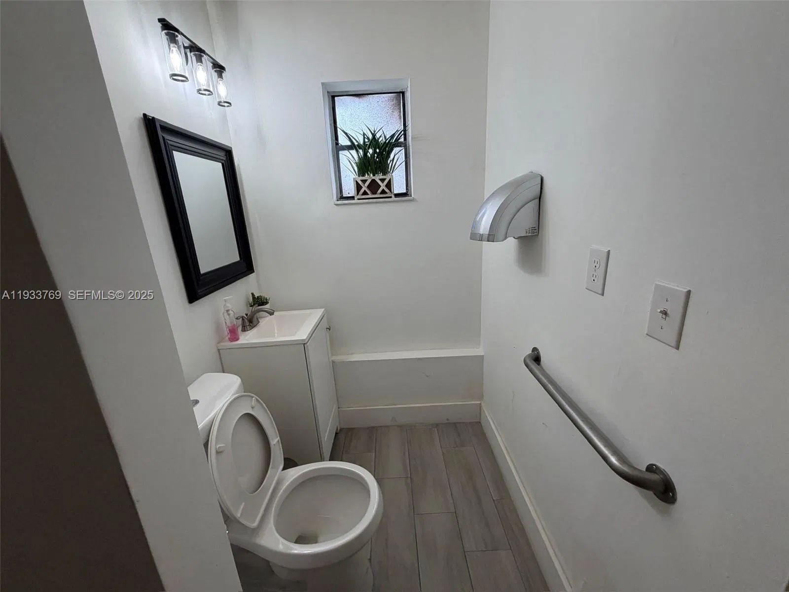 Profitable Restaurant with Prime River Adjacent Location