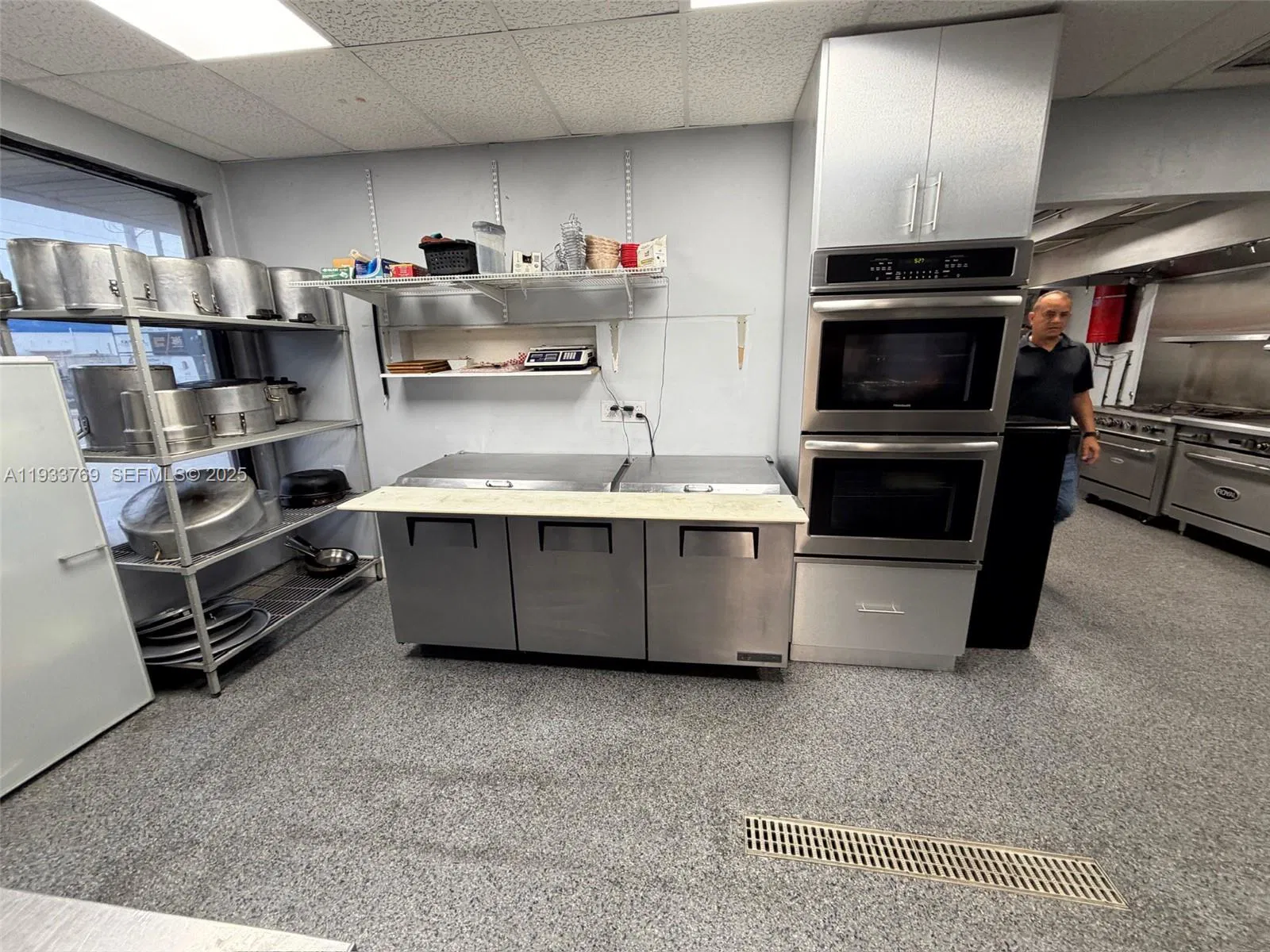 Profitable Restaurant with Prime River Adjacent Location