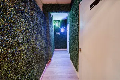 Established Turnkey Restaurant with Favorable Lease Terms