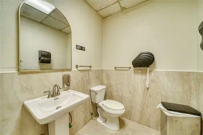 Established Turnkey Restaurant with Favorable Lease Terms