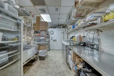 Established Turnkey Restaurant with Favorable Lease Terms