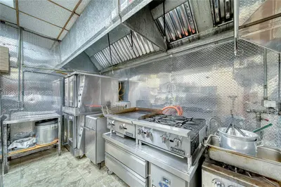 Established Turnkey Restaurant with Favorable Lease Terms