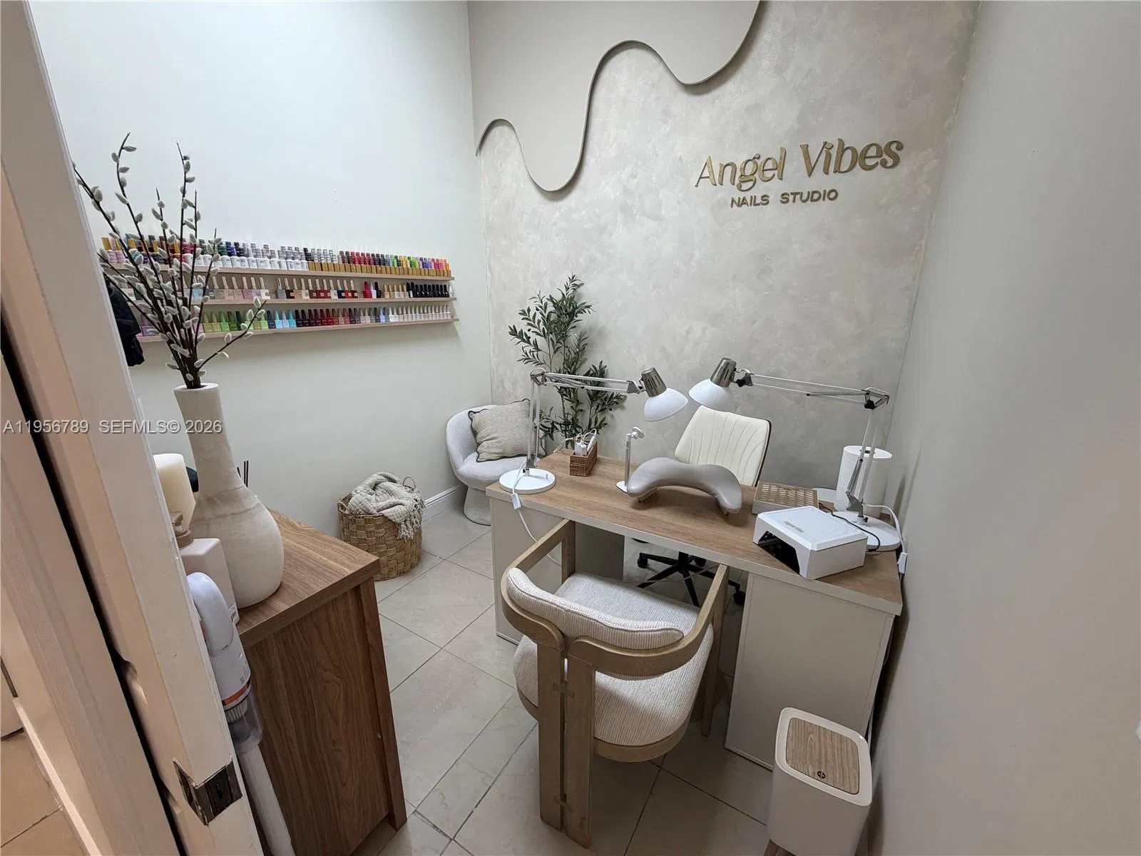 Established Beauty Salon with Prime Location