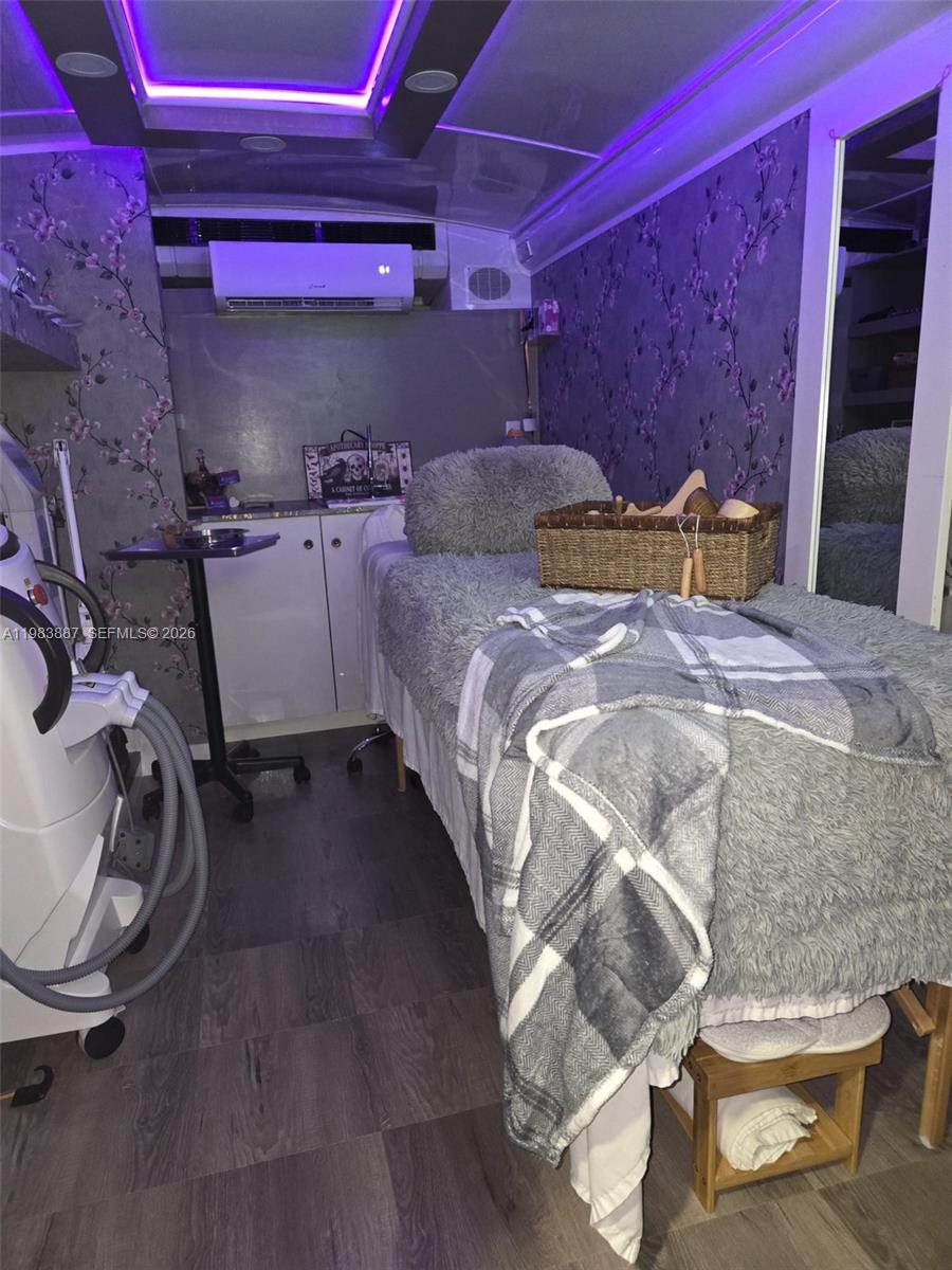Turnkey Mobile Med Spa Bus with Essential Equipment