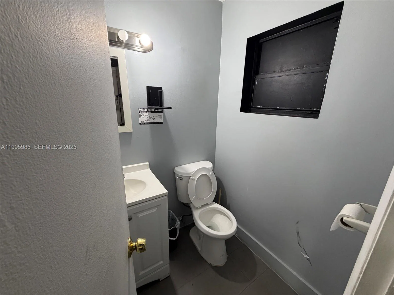 Established Grocery Store with Slot Machine Income