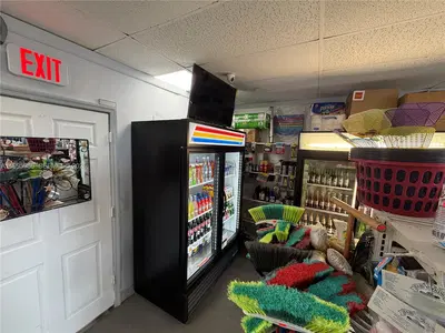 Established Grocery Store with Slot Machine Income