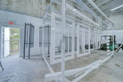 Complete Powder Coating Equipment Package with Industrial Curing Oven