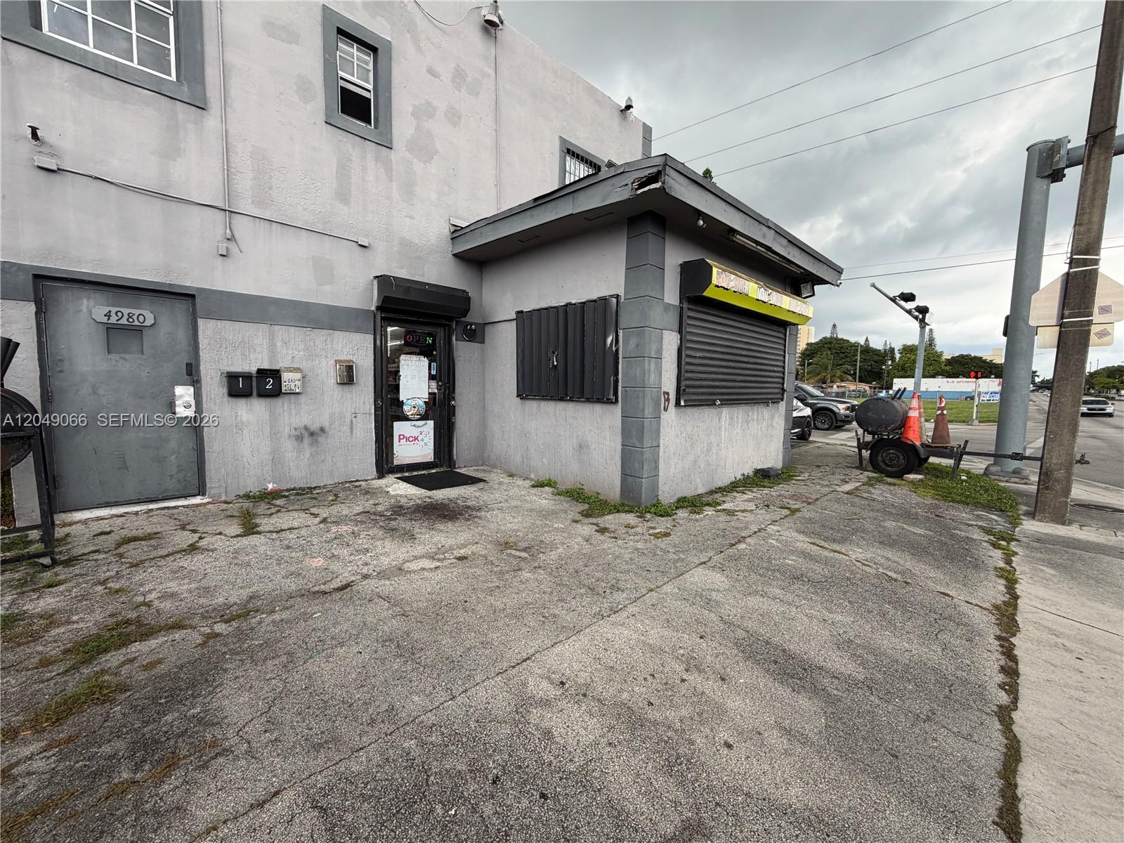 Established Grocery Store with Strong Community Ties