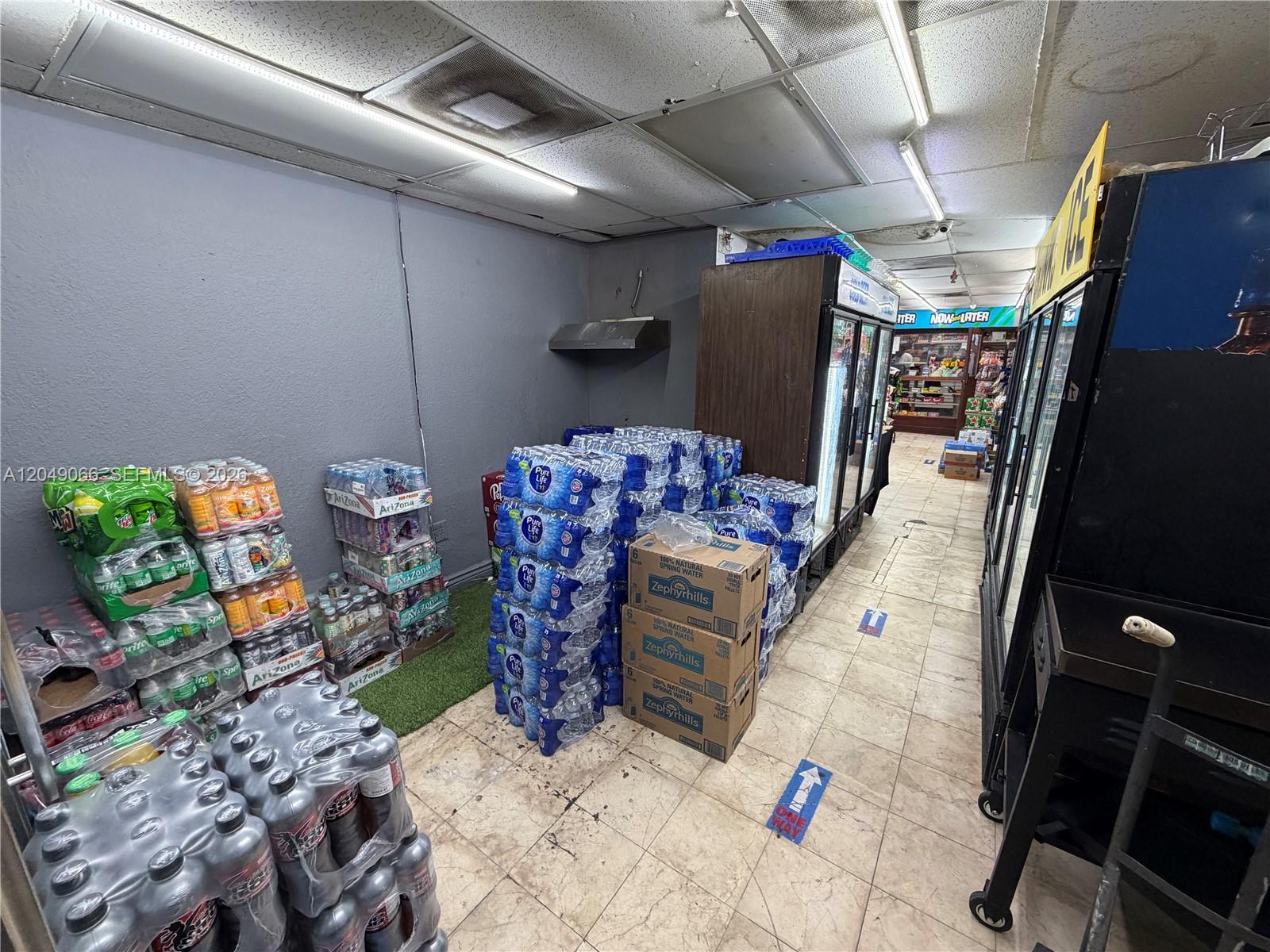 Established Grocery Store with Strong Community Ties