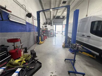Established Auto Repair Shop with Active Customer Base
