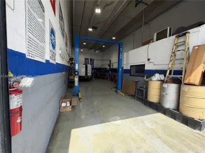 Established Auto Repair Shop with Active Customer Base