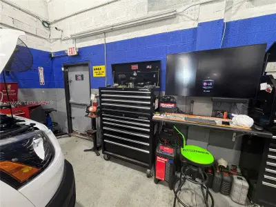 Established Auto Repair Shop with Active Customer Base