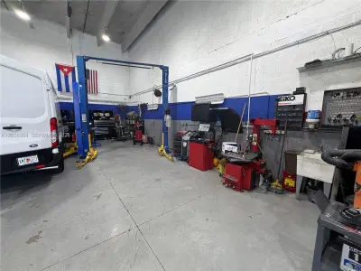 Established Auto Repair Shop with Active Customer Base