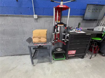 Established Auto Repair Shop with Active Customer Base