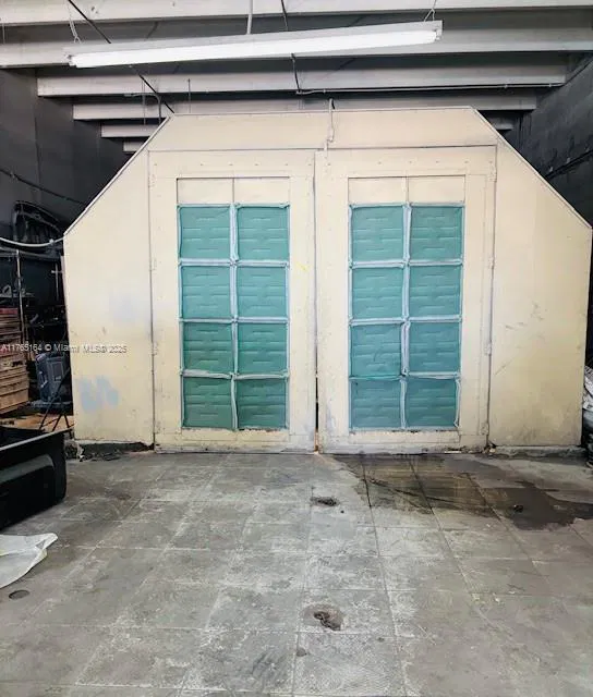 Established Auto Body Shop with Essential Equipment