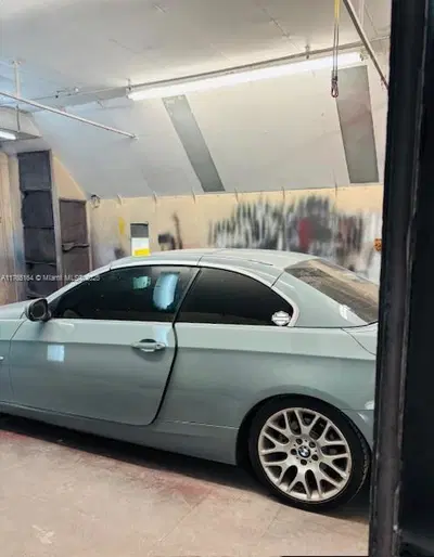 Established Auto Body Shop with Essential Equipment