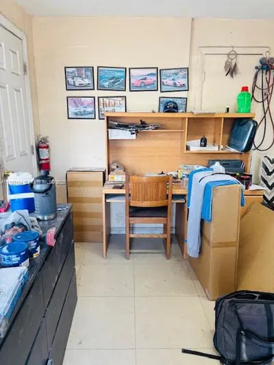 Established Auto Body Shop with Essential Equipment