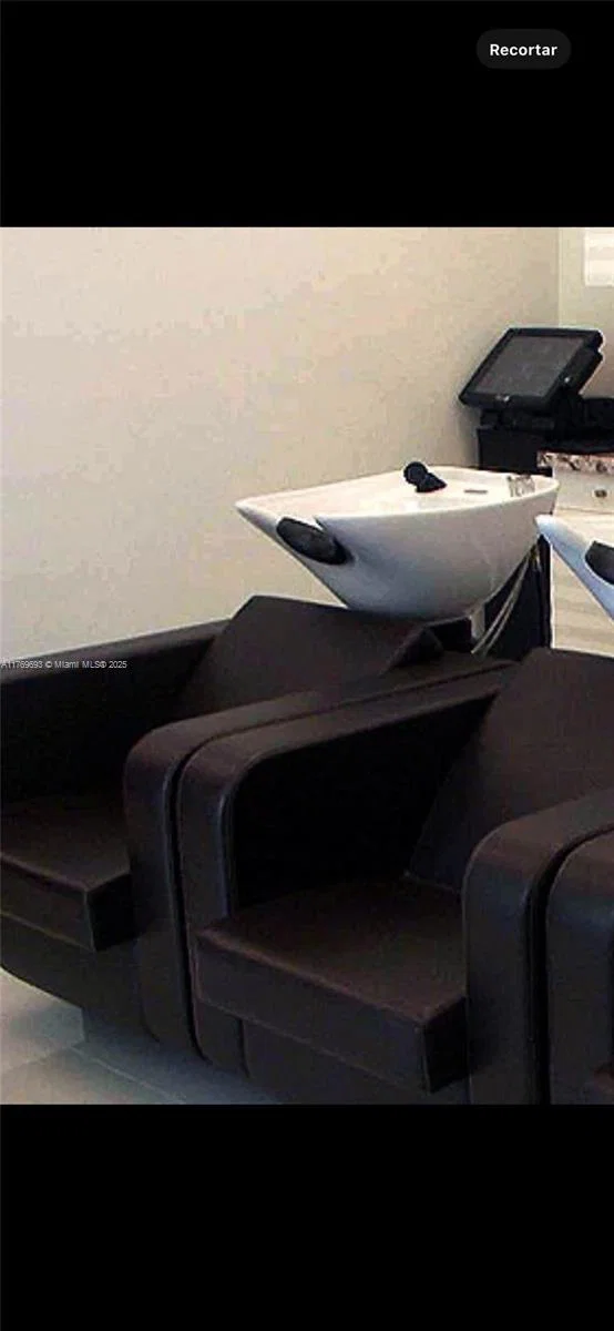 Premier Beauty Salon and Spa with Prime Location