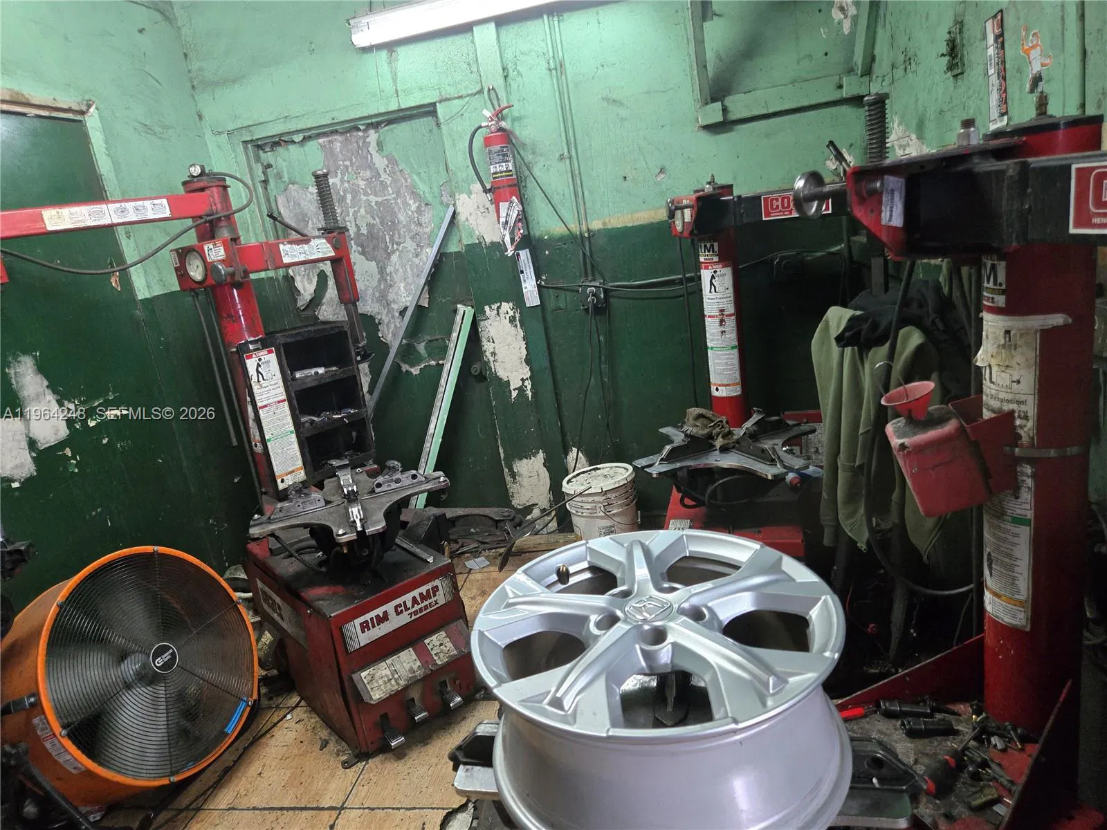 Established Automotive Tire Shop with Loyal Customer Base