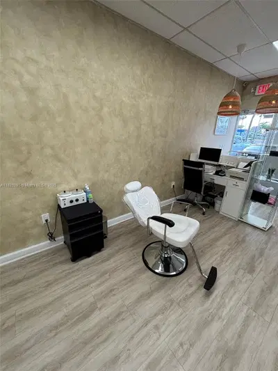 Established Beauty Salon with Steady Clientele