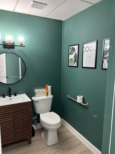 Established Beauty Salon with Steady Clientele