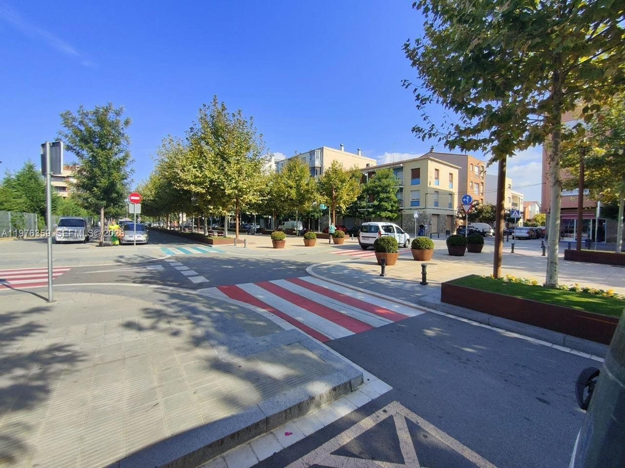 Established Restaurant and Bar with Real Estate and Full Liquor License